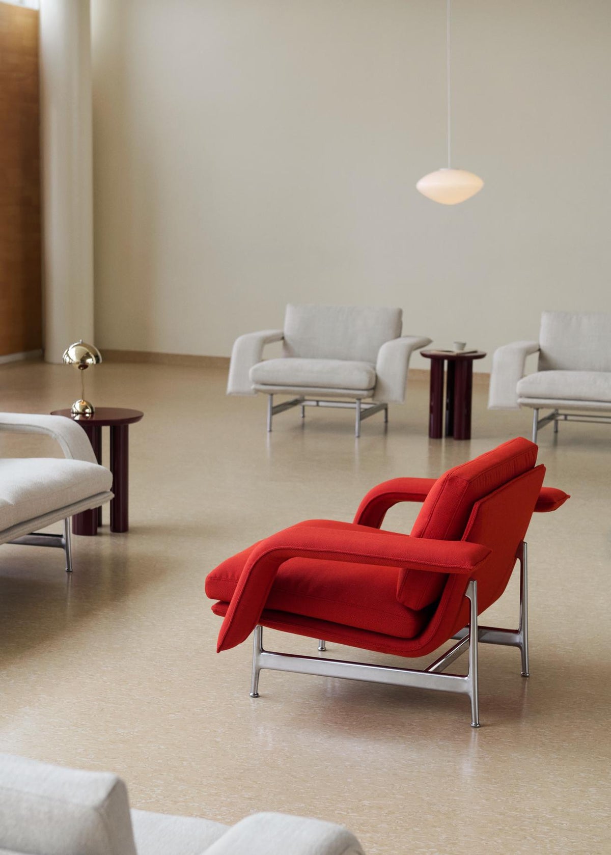 Meantime AV29 Lounge Chair - Polished Aluminium legs
