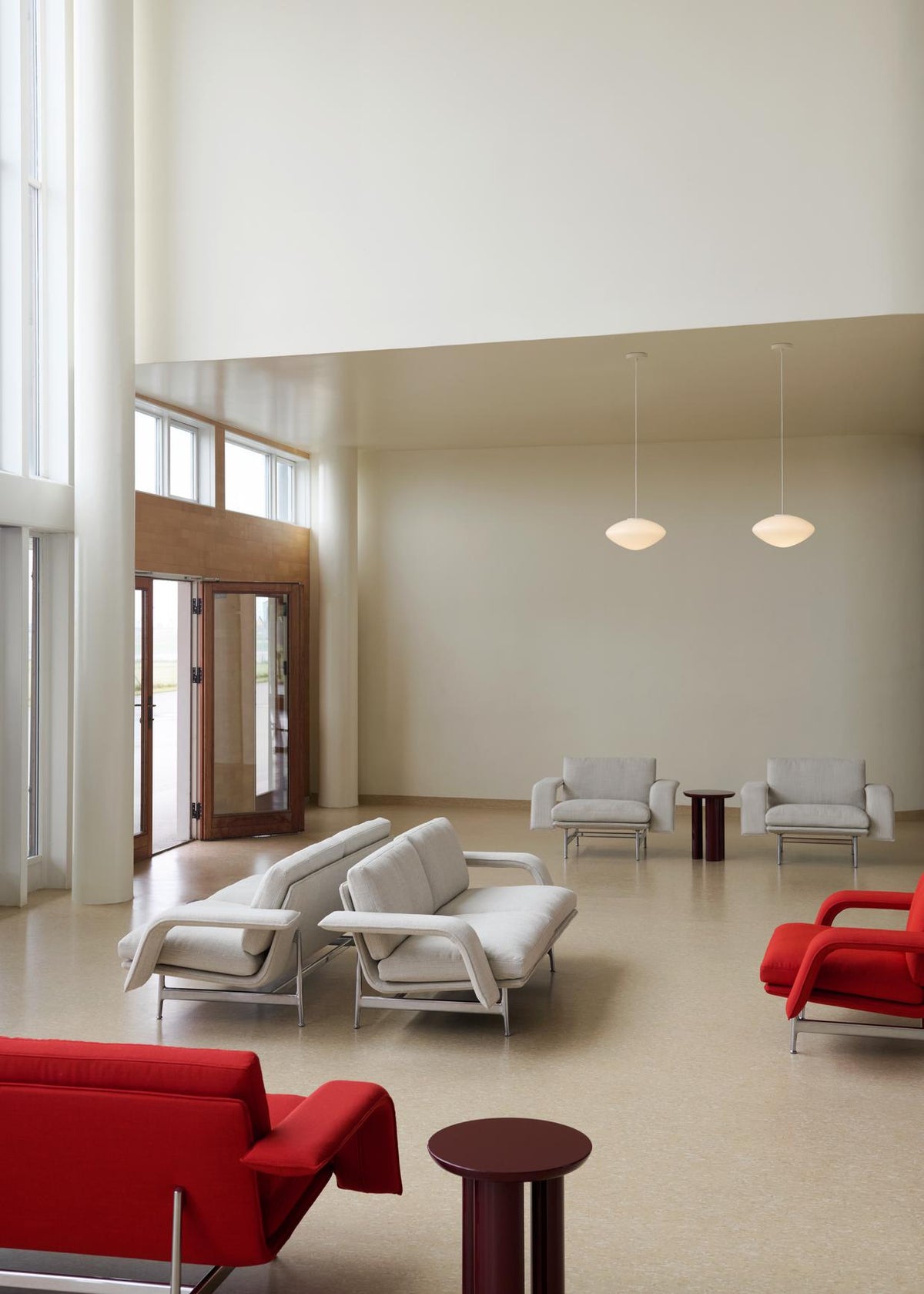 Meantime AV31 3-seater sofa - Polished Aluminium legs
