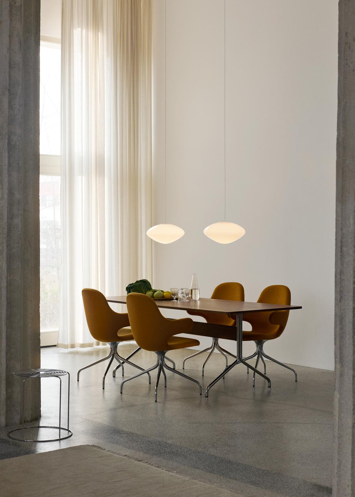 Pavilion Dining Table AV19 - Lacquered Oak