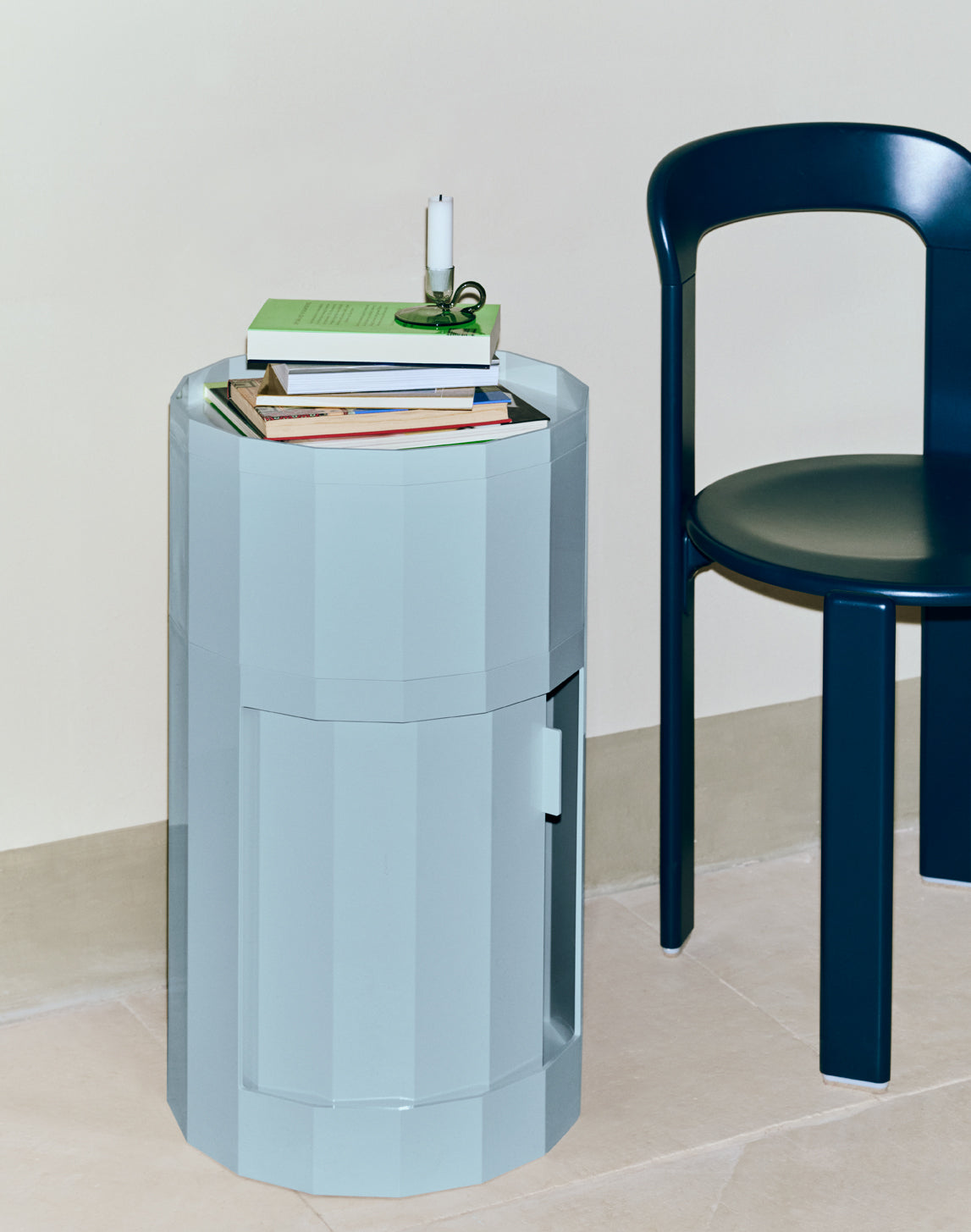 Cabinet Facet 101 cu picioare si roti - Misty Blue