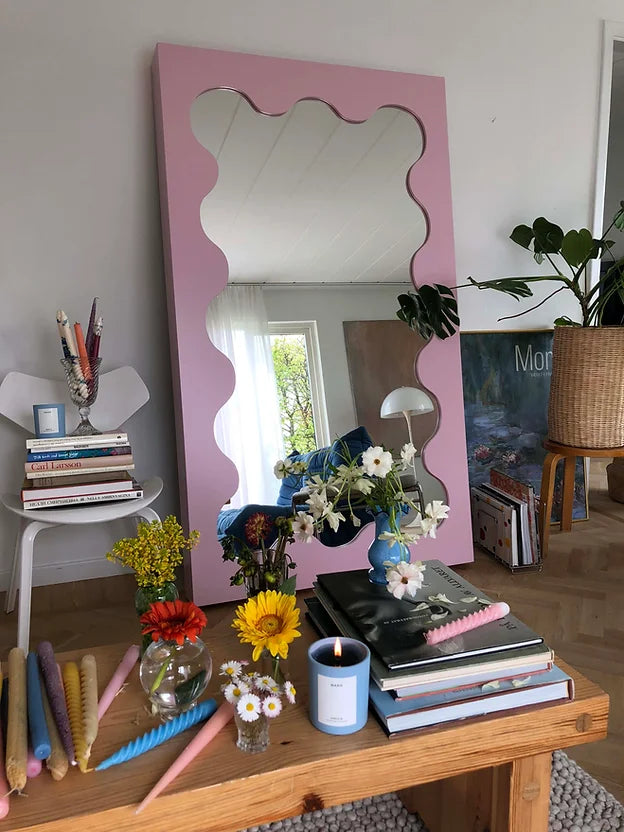 Curvy Mirror