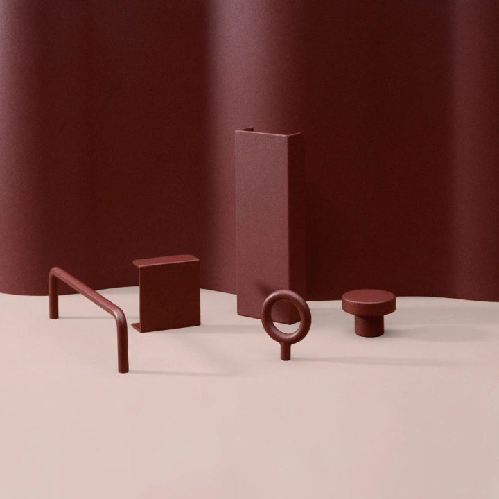 Mâner Hide 40 - Reddish Brown