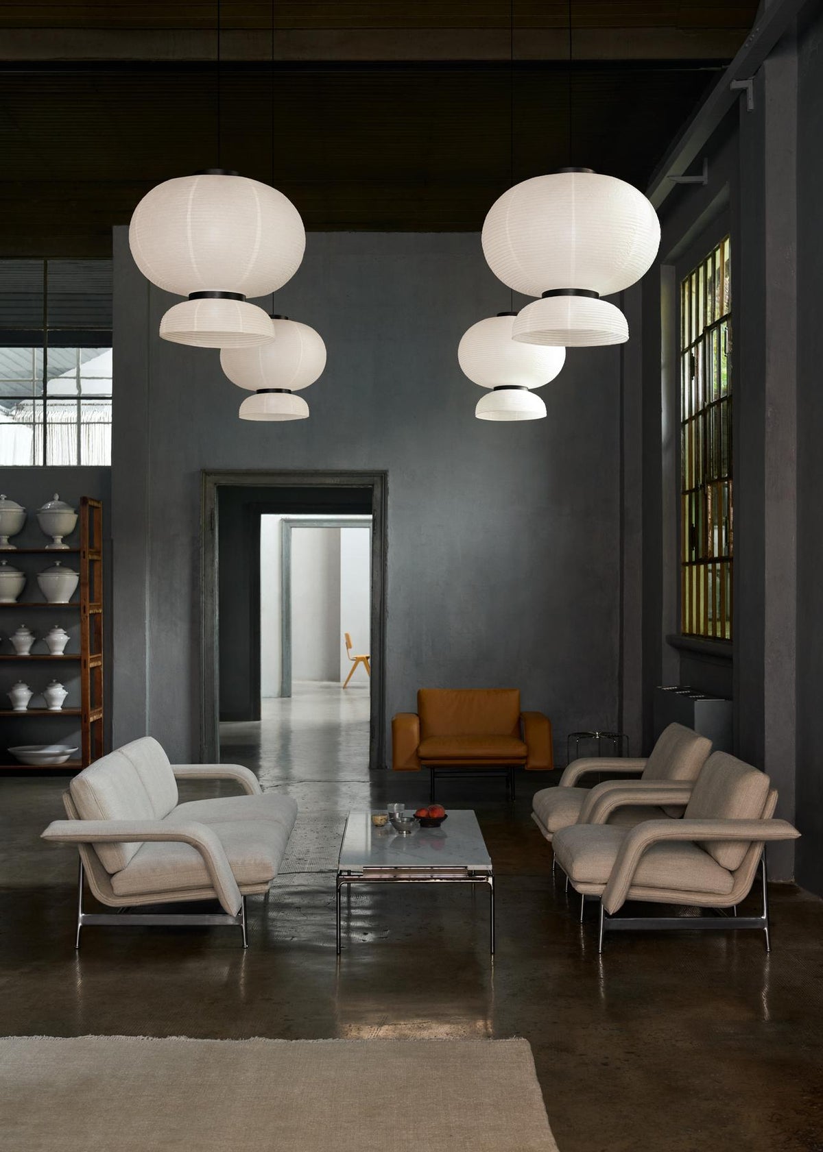 Meantime AV30 2-seater sofa - Polished Aluminium legs