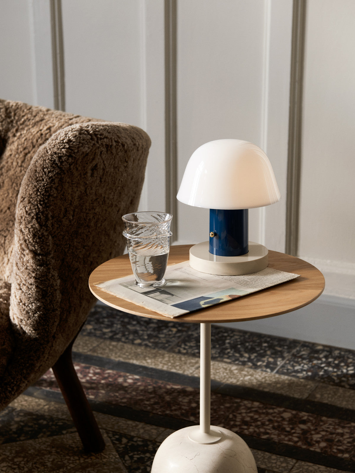 Măsuță Lato LN8 Rotunda - Lacquered Oak & Crema Diva