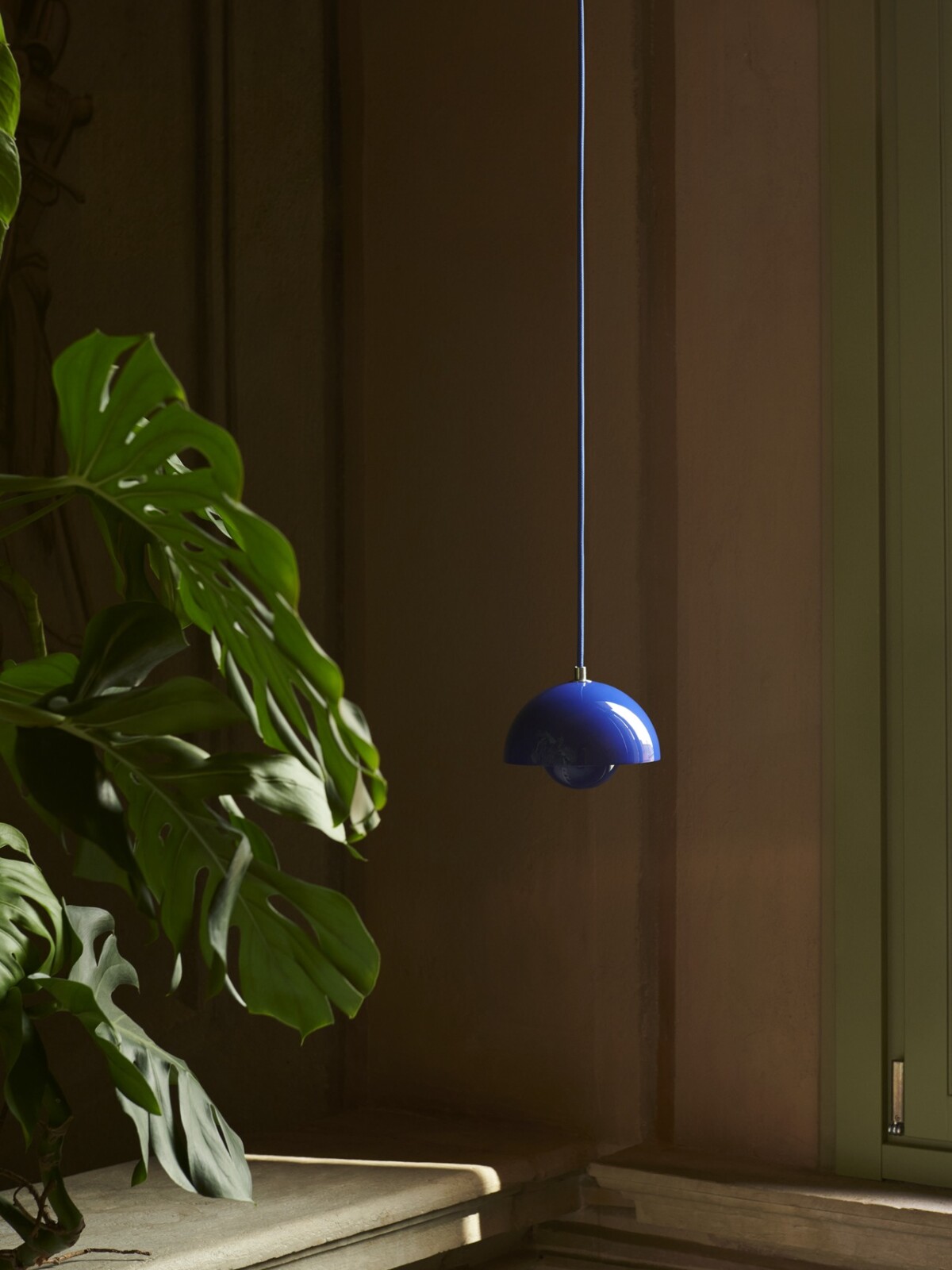 Corp de iluminat suspendat Flowerpot VP10 - Cobalt Blue