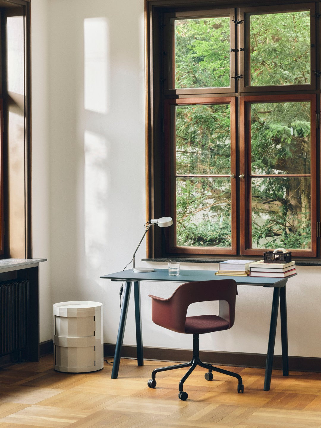 Cabinet Facet 20 cu picioare si roti - Misty Grey