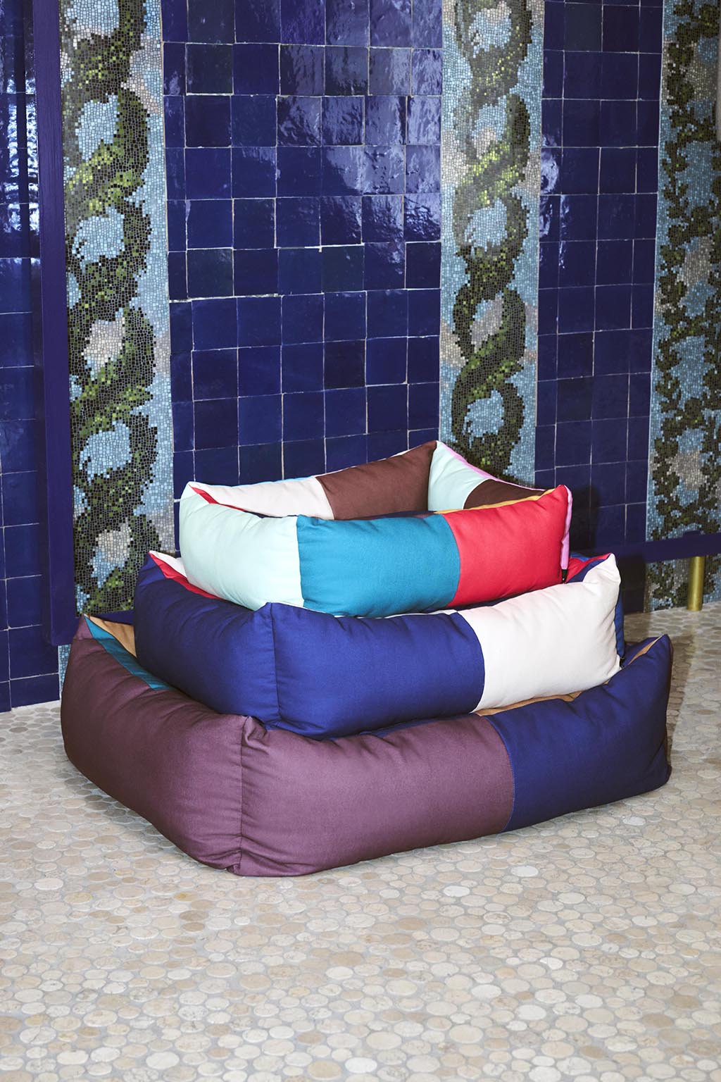 HAY Dogs Bed - Medium - Red, Blue