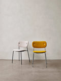 Scaun de dining Co, complet tapitat, picioare negre