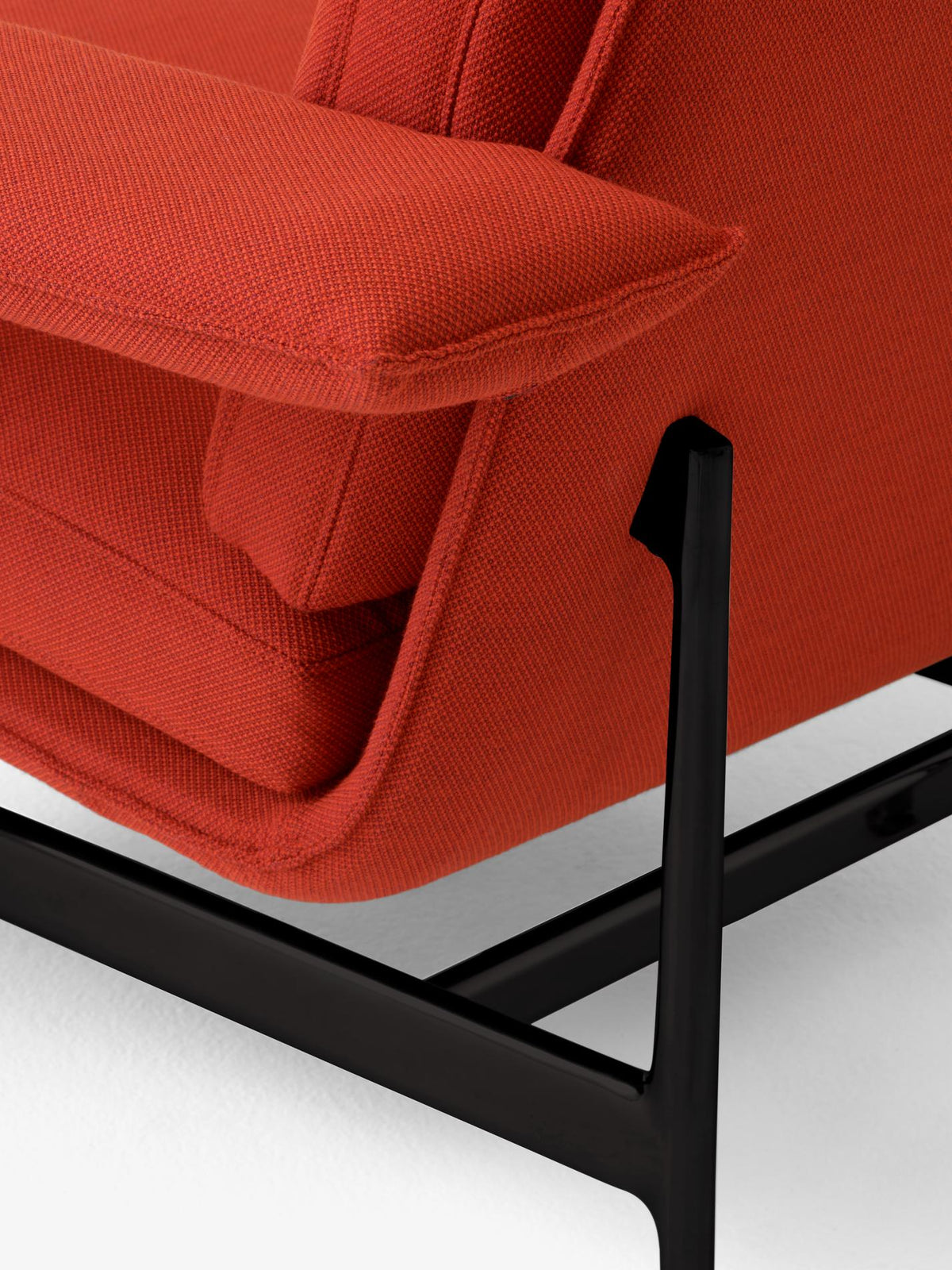 Meantime AV29 Lounge Chair - Black legs