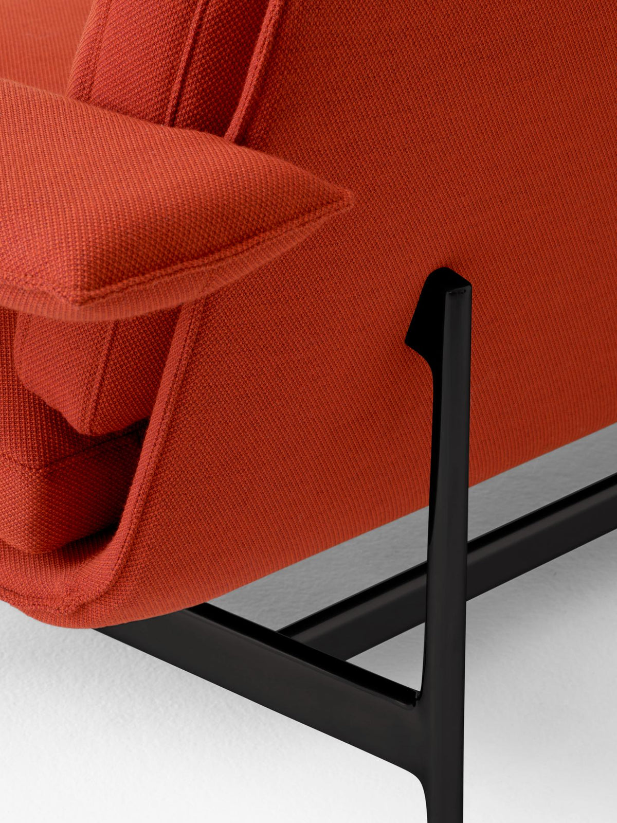 Meantime AV31  3-seater sofa - Black Aluminium legs