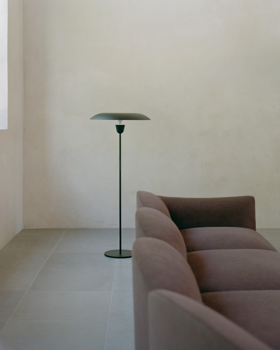 Kantarell Floor Lamp - Black