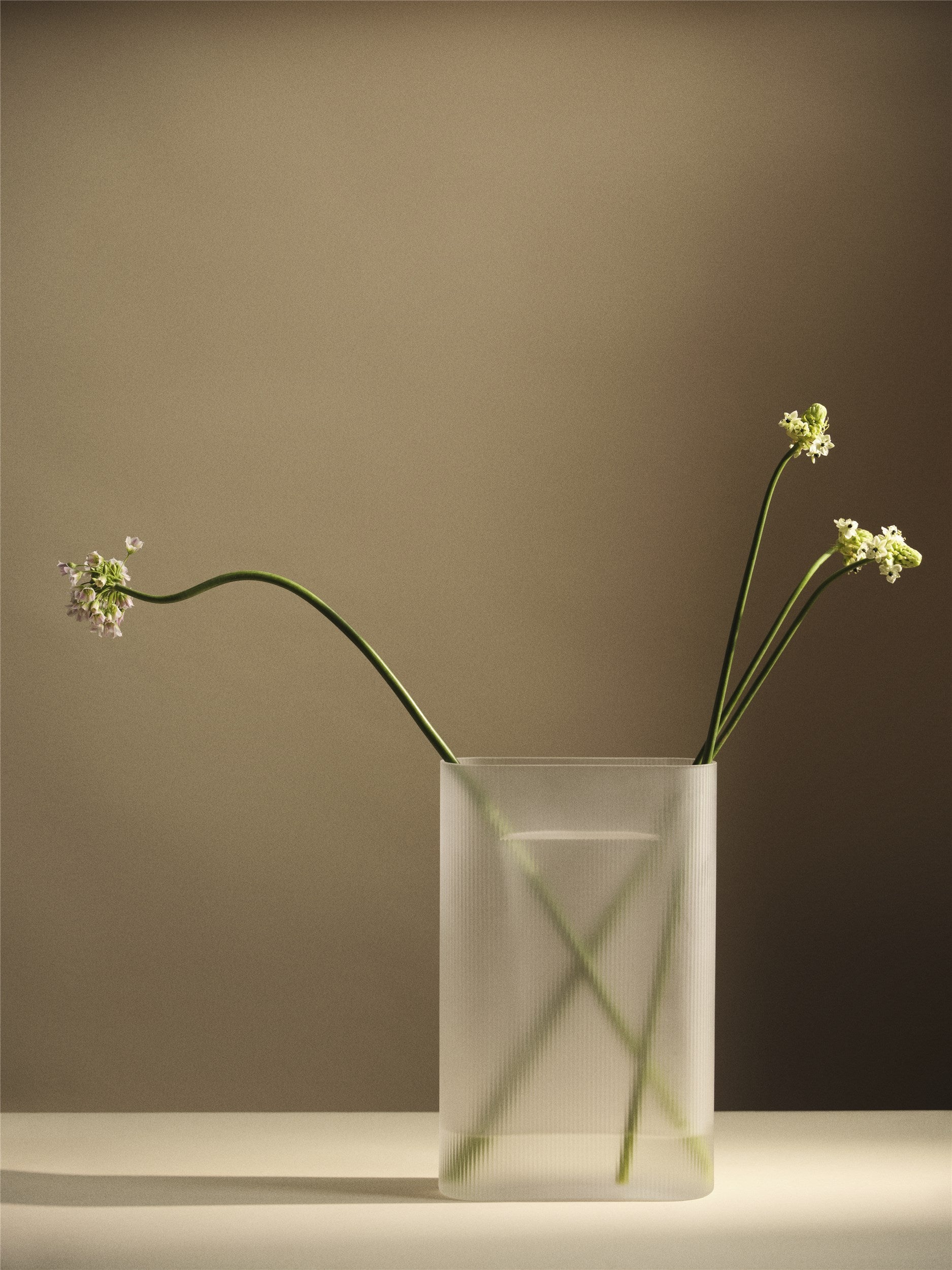Vază Ridge - H35 - White Frosted Glass