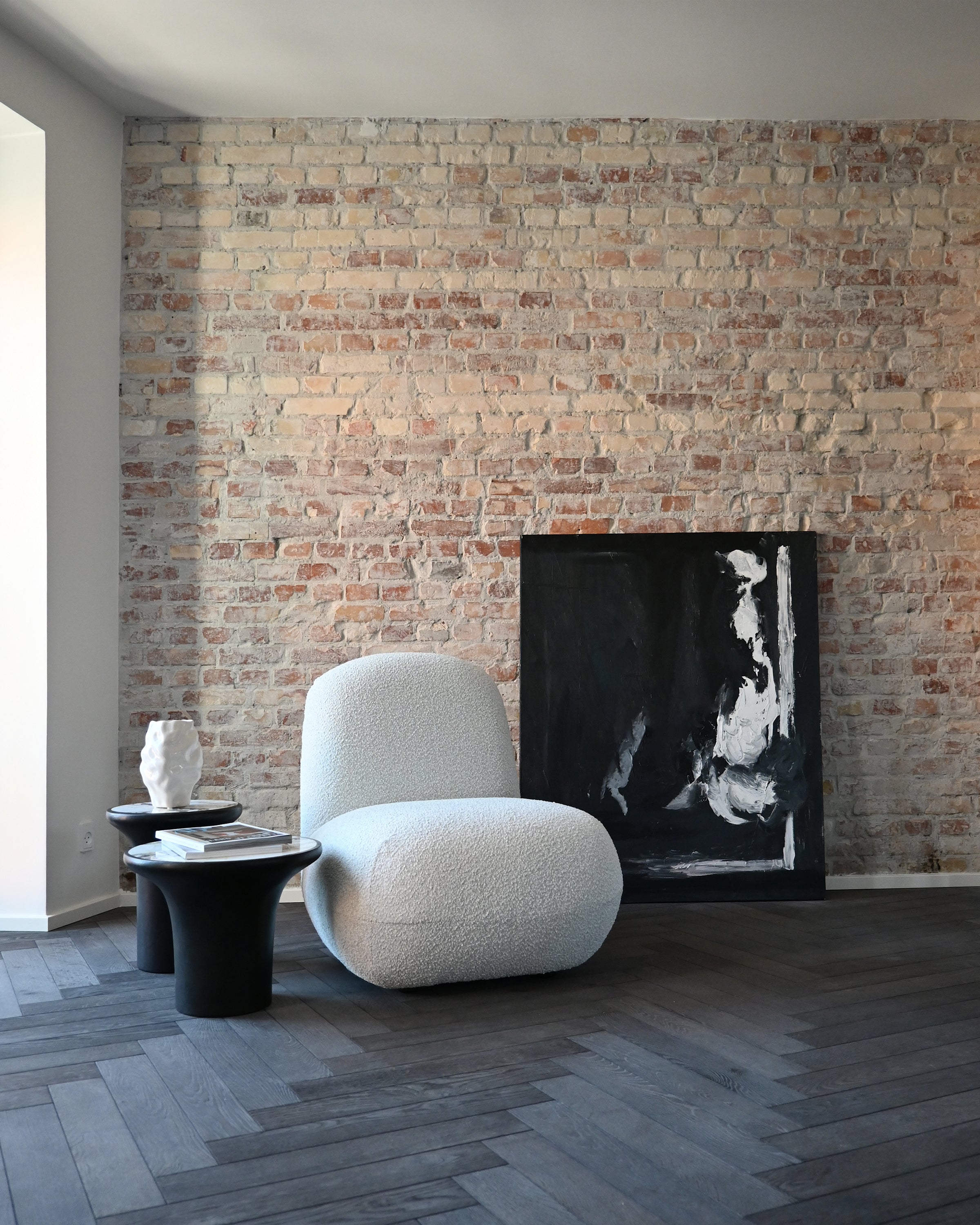 Trumpet Table, Low - Calacatta