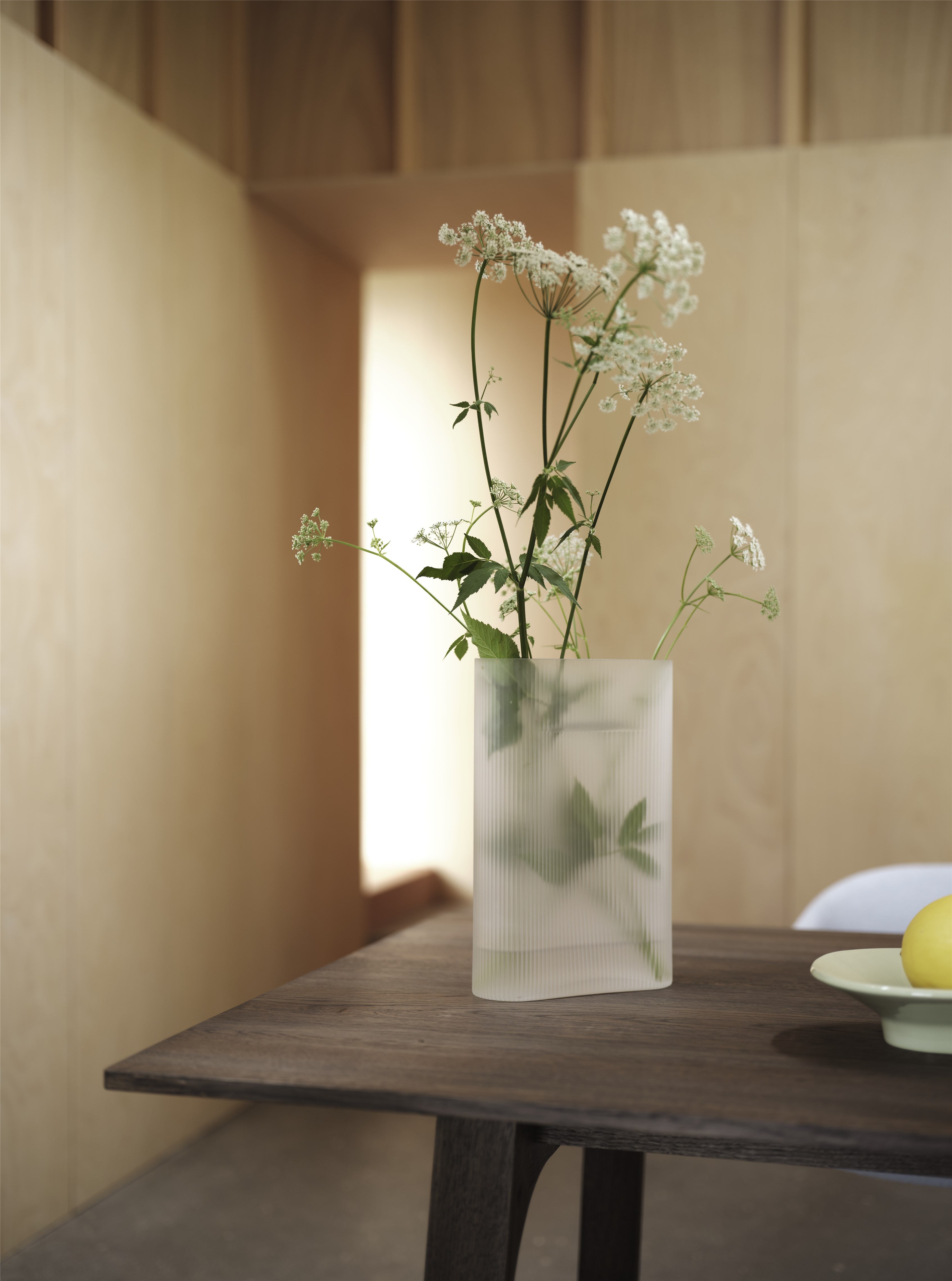 Vază Ridge - H35 - White Frosted Glass