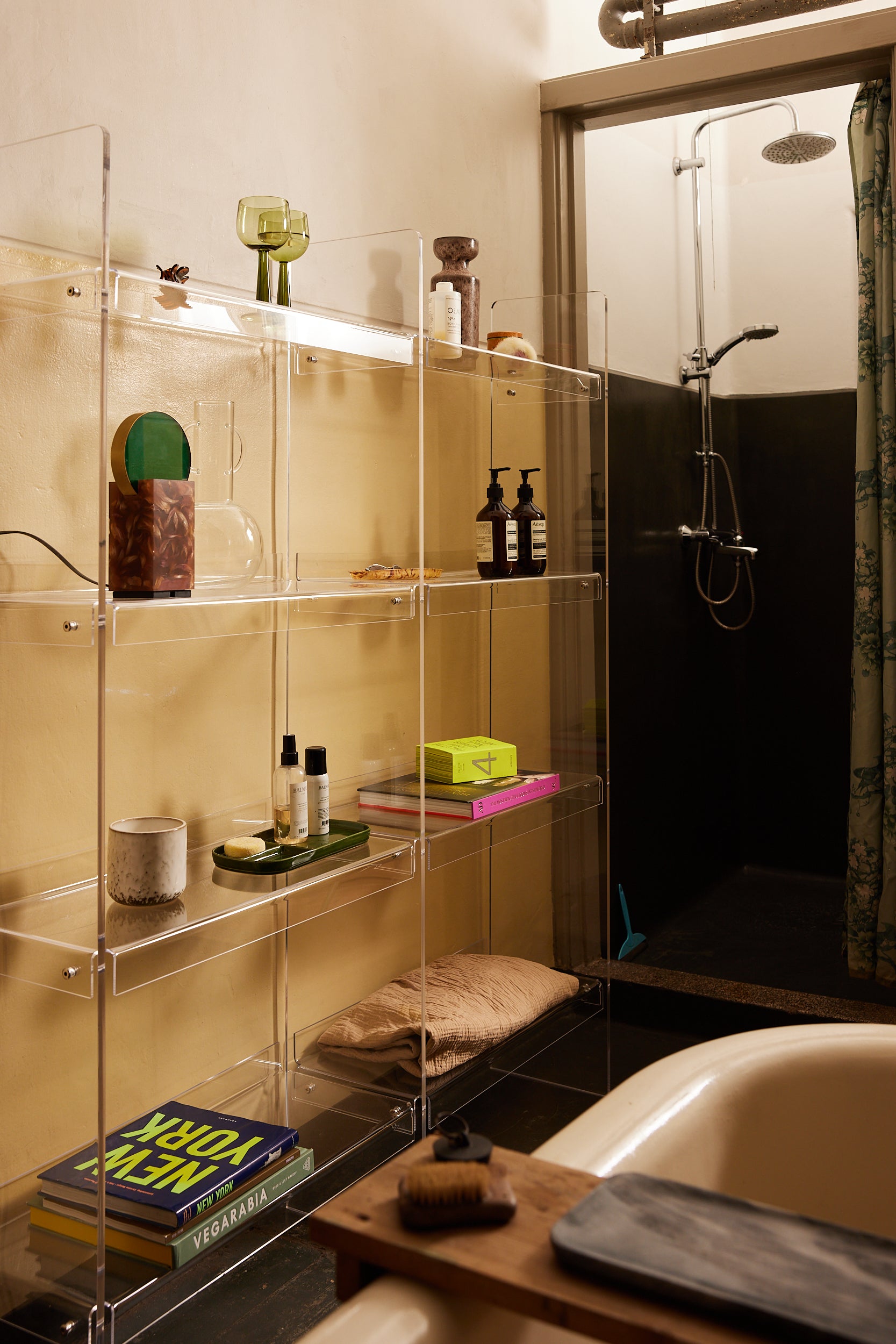 Acrylic Cabinet 160cm, Transparent