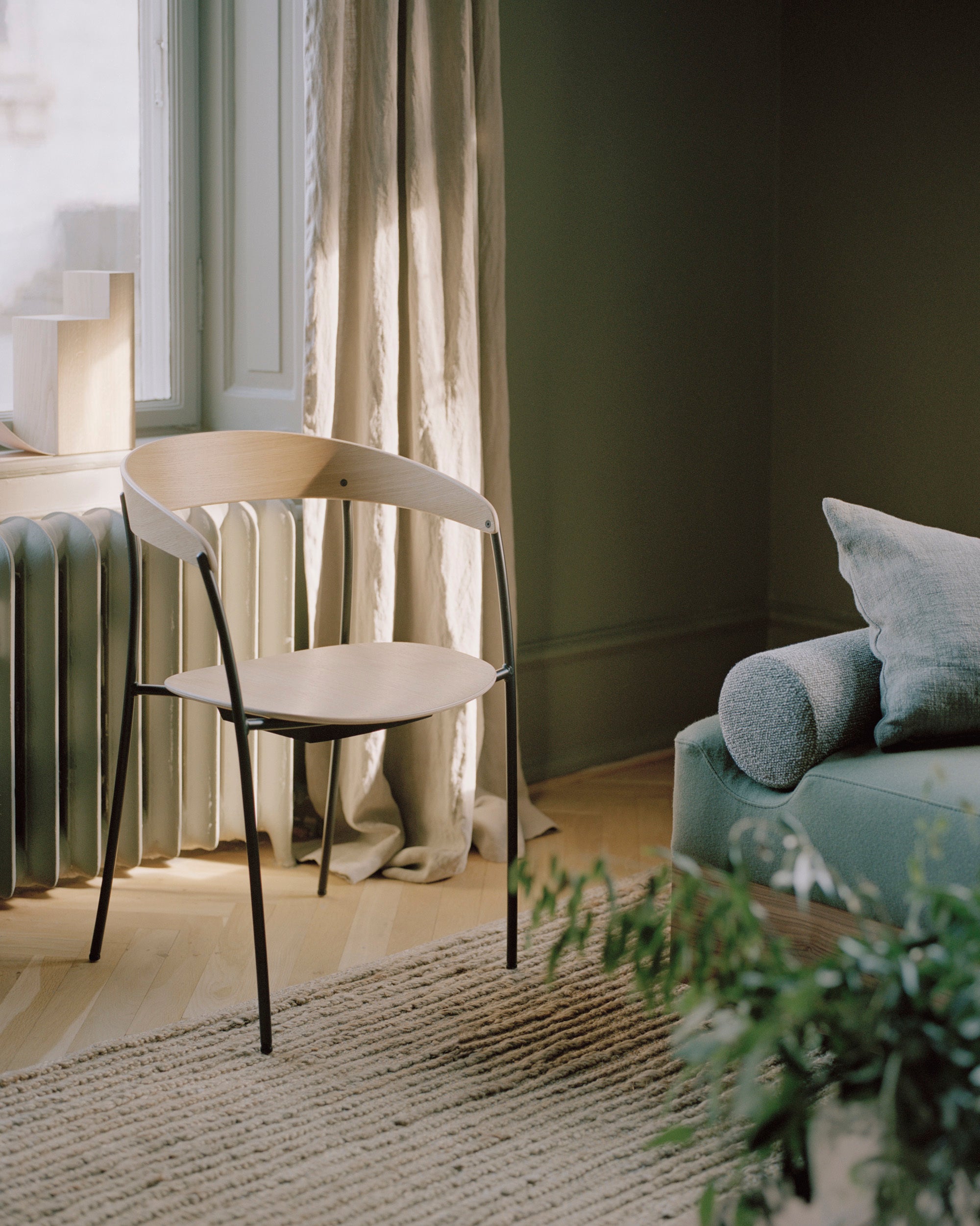 Missing Armchair - Natural Oak w. Black Frame