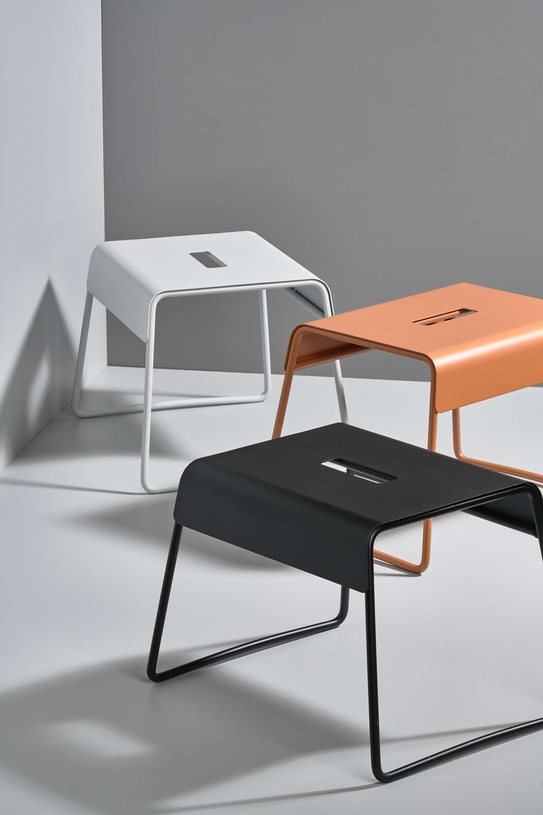 Taburet A-Stool - gri deschis